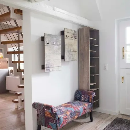 Holiday home Reetdachhaus, Sauna, E-bikes, 6 Personen