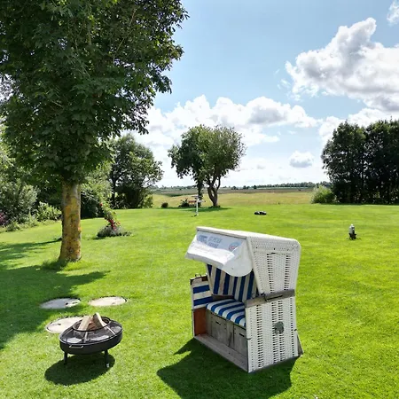 Reetdachhaus, Sauna, E-bikes, 6 Personen Casa de Férias