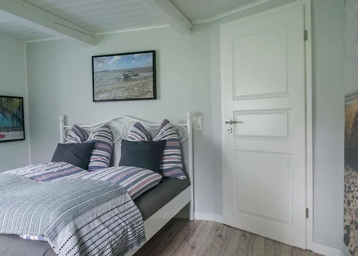 Reetdachhaus, Sauna, E-bikes, 6 Personen Vakantiehuis Osterhever